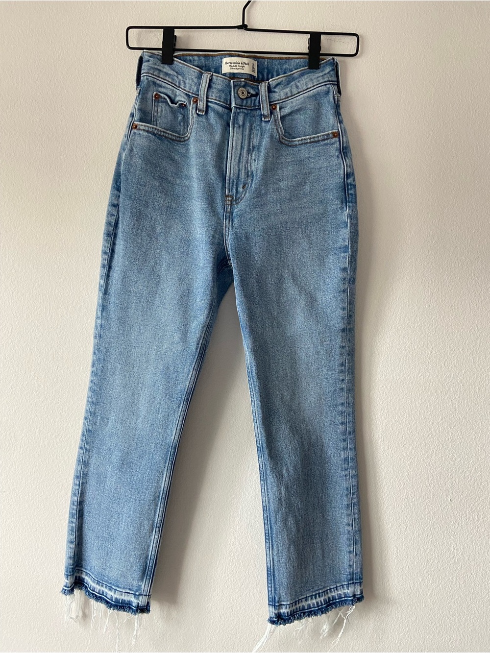 Abercrombie & Fitch Ultra High Rise Ankle Straight Jeans 24 00S Light Wash